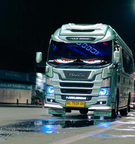 Isuzu ELF Giga